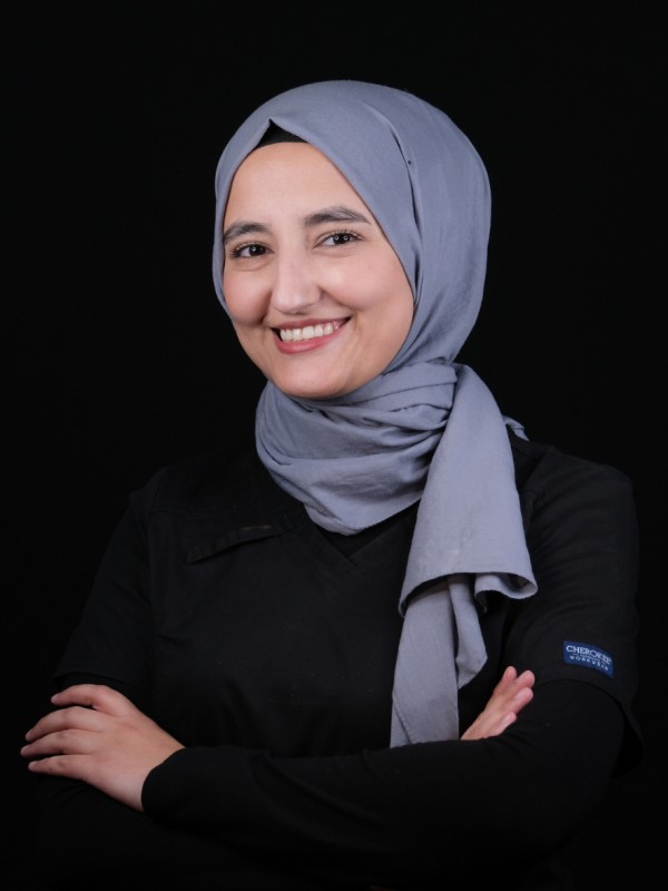 Dt. Esranur Çelik
